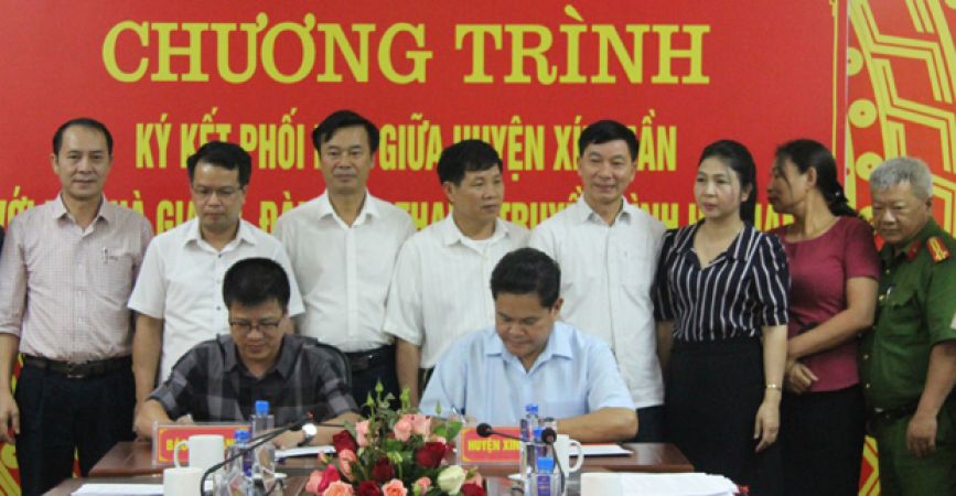 Huyện Xín Mần gặp mặt các cơ quan báo chí của tỉnh và ký kết chương trình phối hợp tuyên truyền