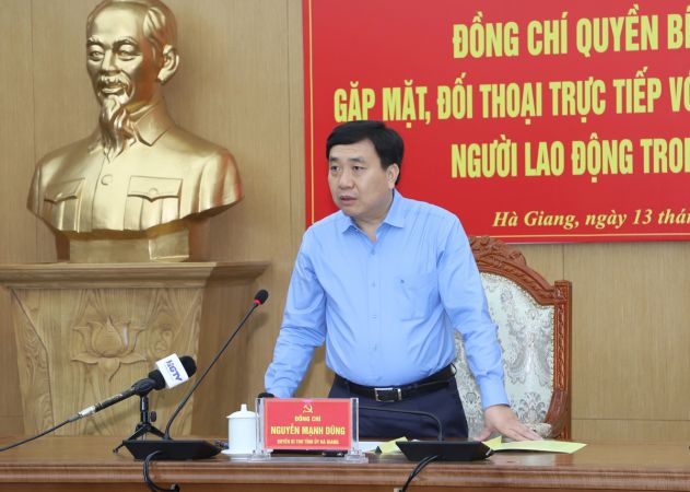 Quyền Bí thư Tỉnh ủy Nguyễn Mạnh Dũng gặp mặt, đối thoại với công chức, viên chức, người lao động ngành Y tế