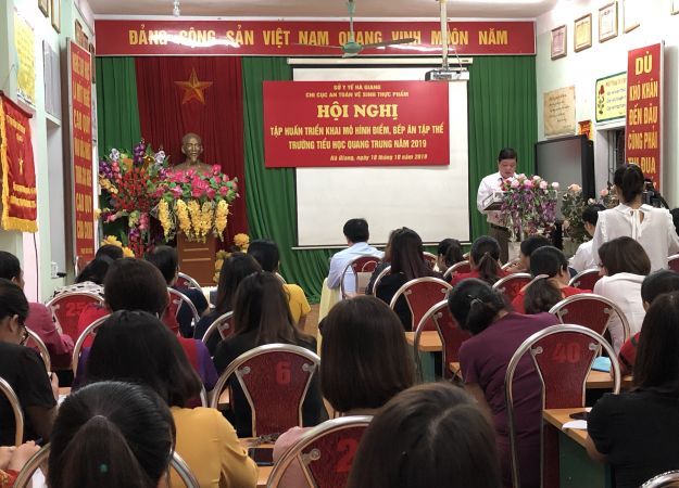 Hội nghị tập huấn triển khai mô hình điểm bếp ăn tập thể Trường tiểu học Quang Trung, thành phố Hà Giang năm 2019