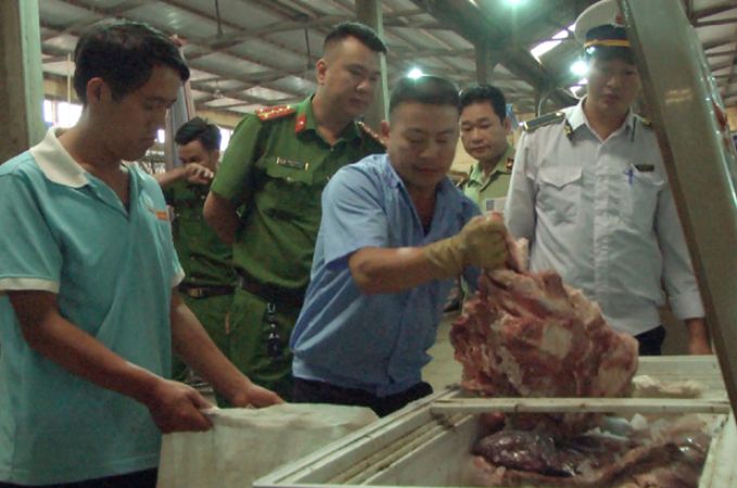 Mèo vạc liên tục phát hiện, xử lý 400kg thịt lợn không rõ nguồn gốc, xuất xứ