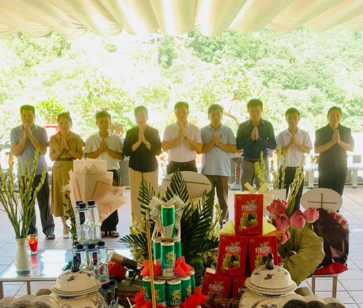 Chi cục An toàn vệ sinh thực phẩm dâng hương tưởng nhớ, tri ân  các Anh hùng liệt sỹ tại Điểm cao 468 huyện Vị Xuyên